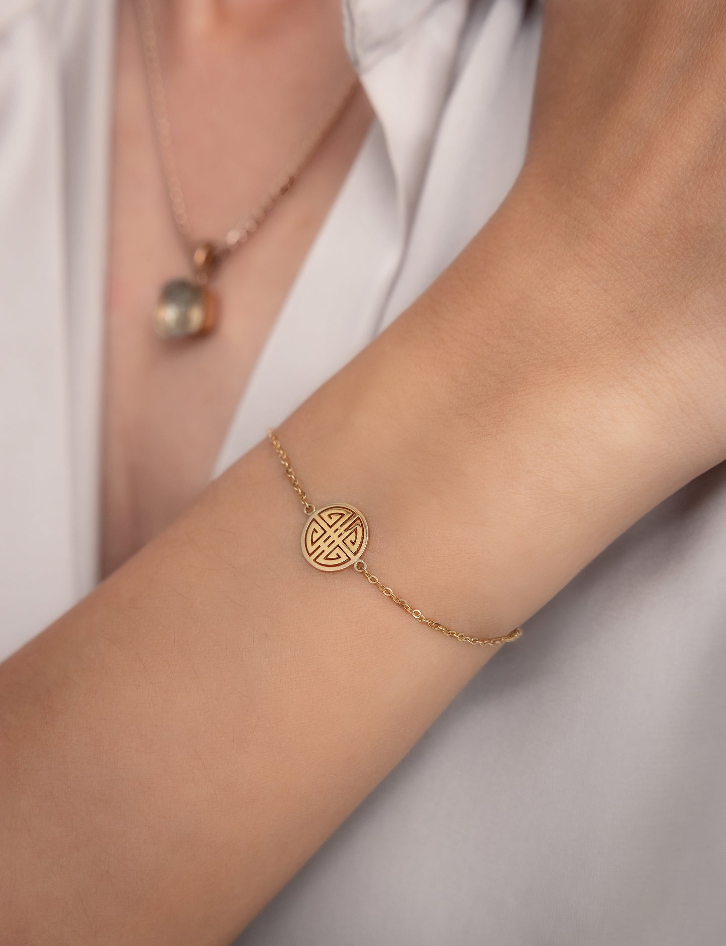 Lucky B Gold Amulett Bracelet